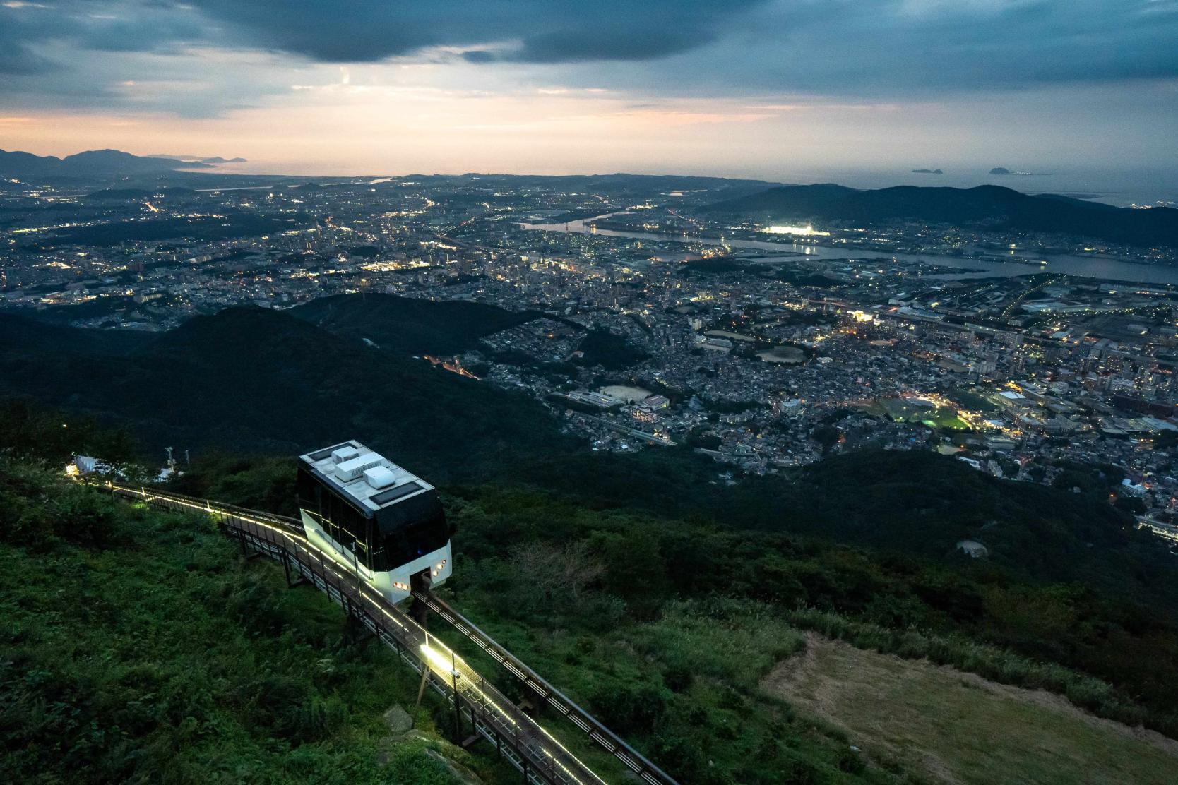 皿倉山のケーブルカーとスロープカーからも絶景が！-4