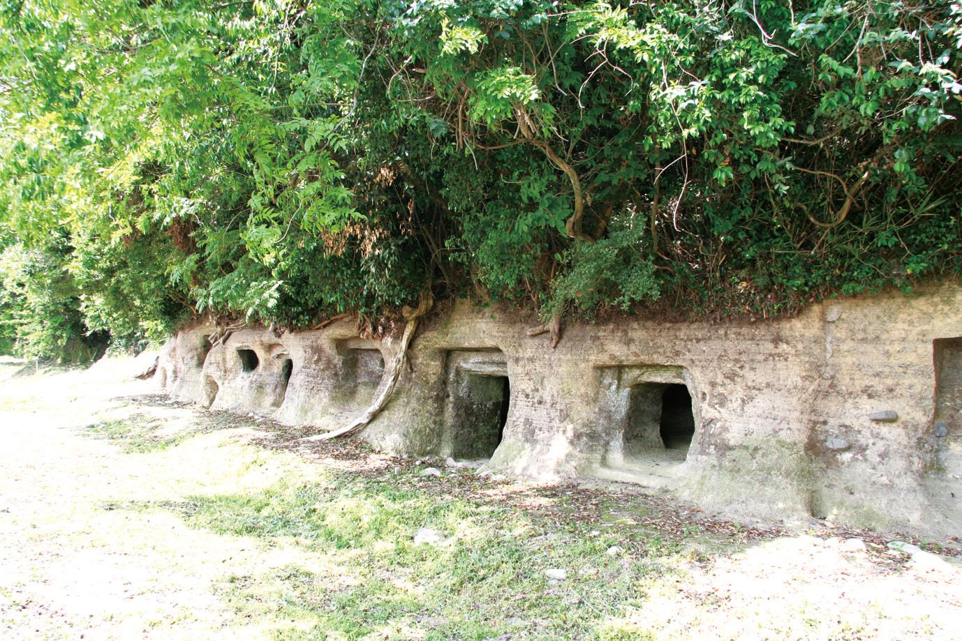 ＜上毛町での楽しみ方②＞古代の風を感じながら歴史散策を楽しむ-1