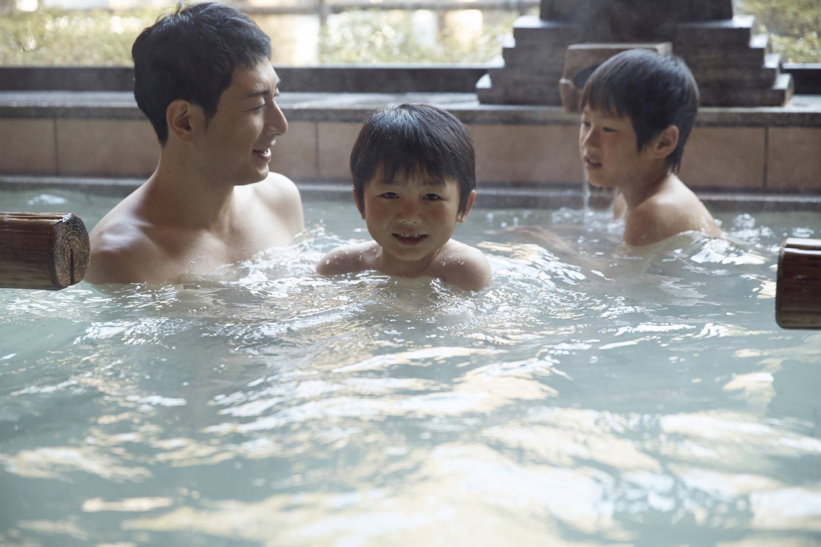 Children's play areas with hot springs-0