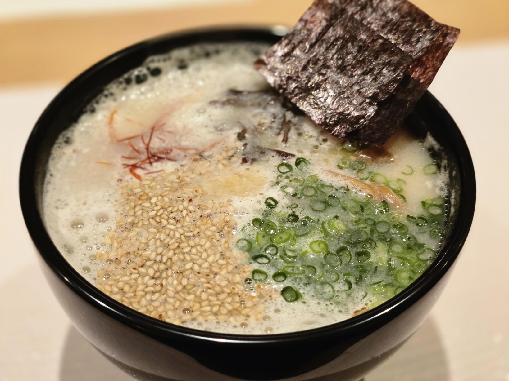 【Sushi shima】壽司店打造的豚骨風味拉麵-0