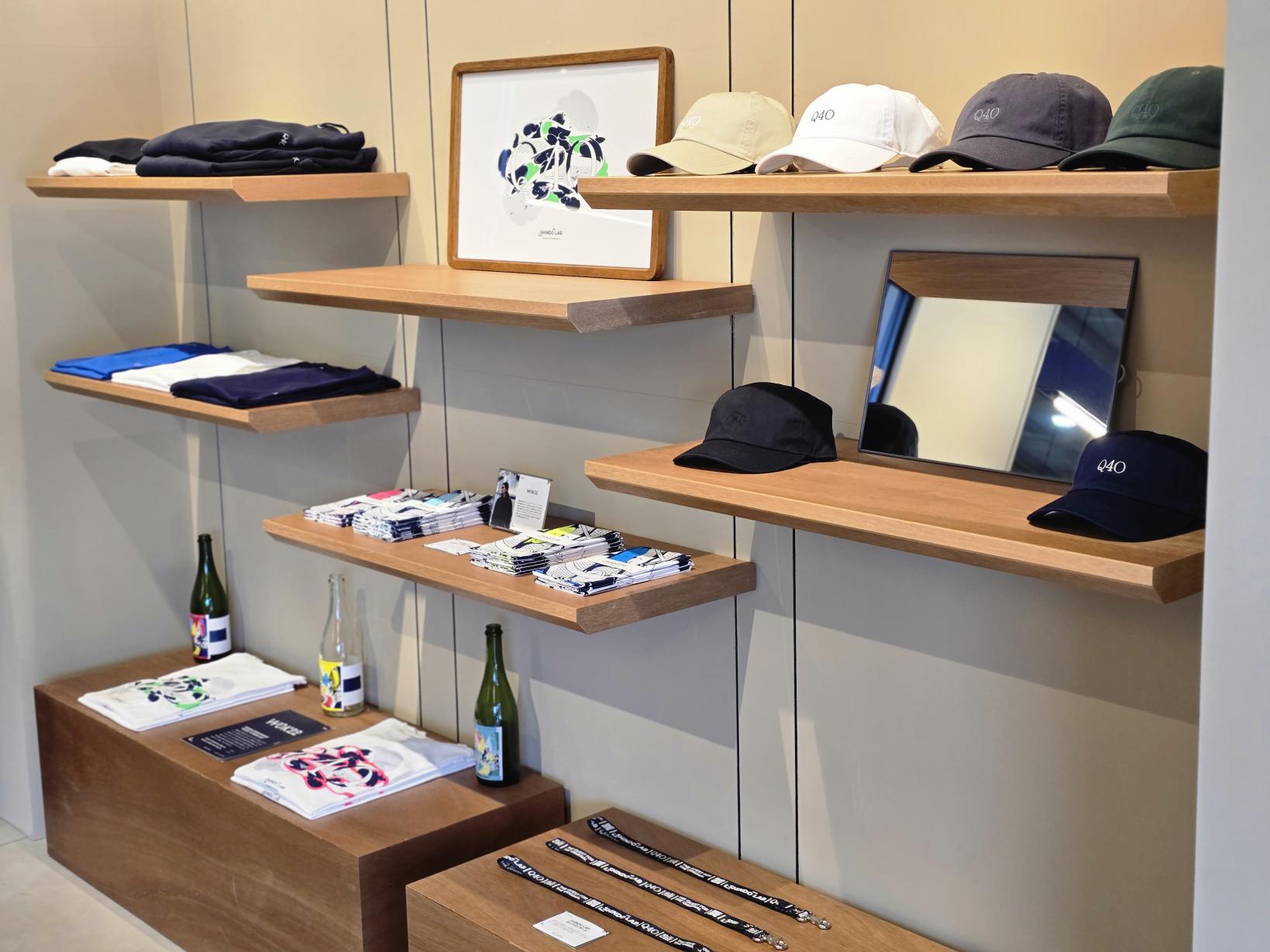 Carefully selected SHINDO merchandise that reflects their passion for whisky-0