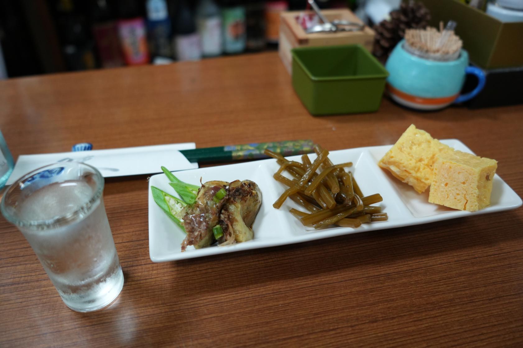 小料理「めぐみ」で語らいの時間-0