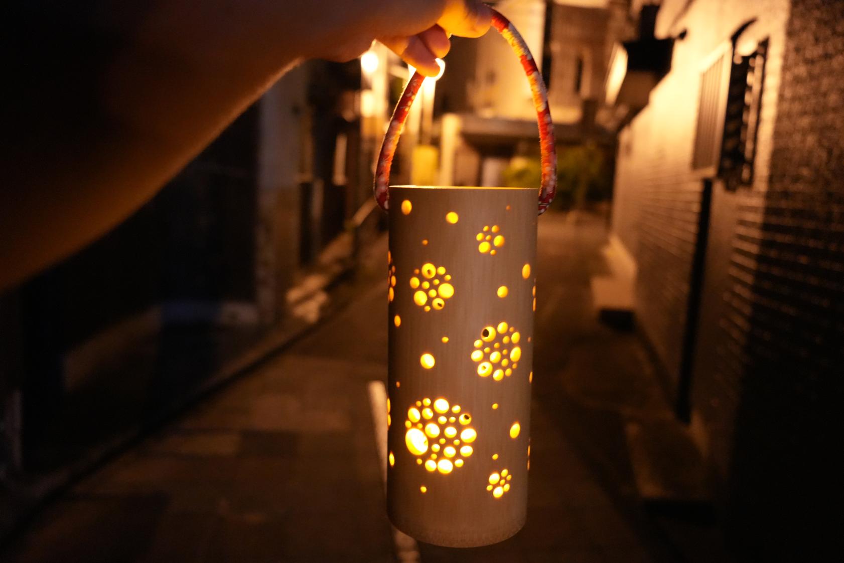 スナック「Destiny」で夜更けまで-1