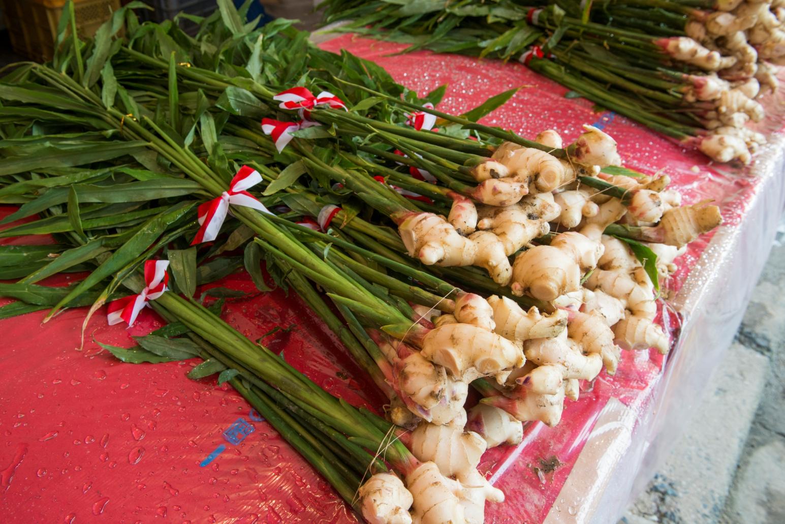 放生会名物の新生姜と社日餅（やきもち）-0