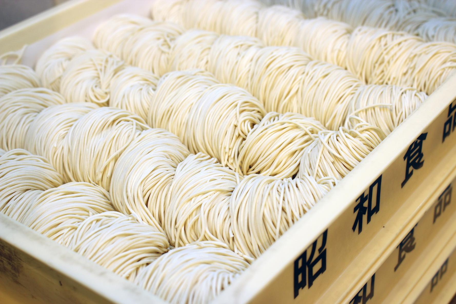 7.「290円」の激安ラーメン！博多ラーメン はかたや【福岡エリア】-5