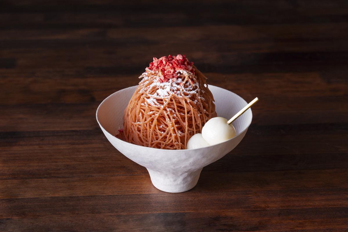 真っ黒コーンのソフトクリーム-4