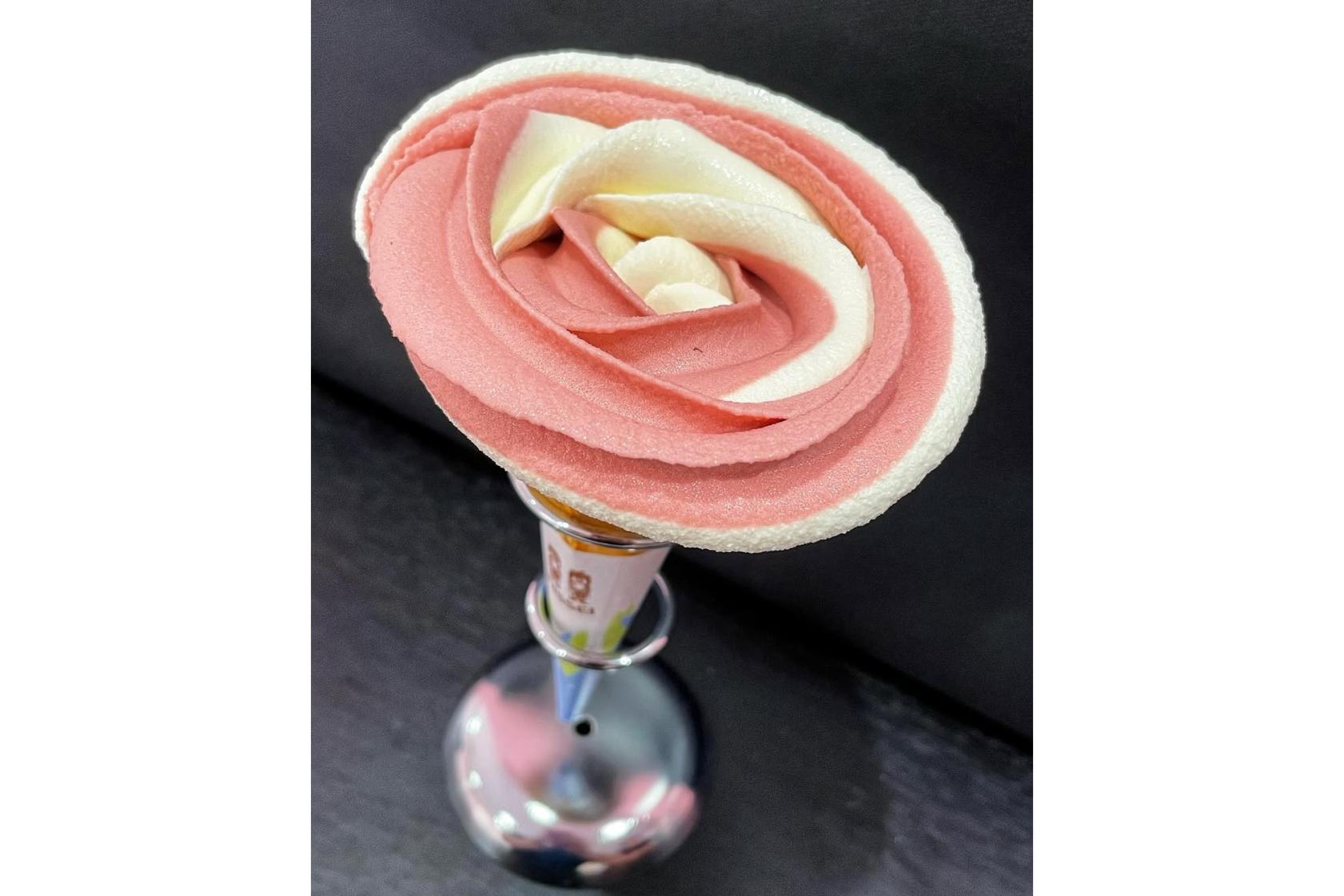 12種類の形が楽しいソフトクリーム-0