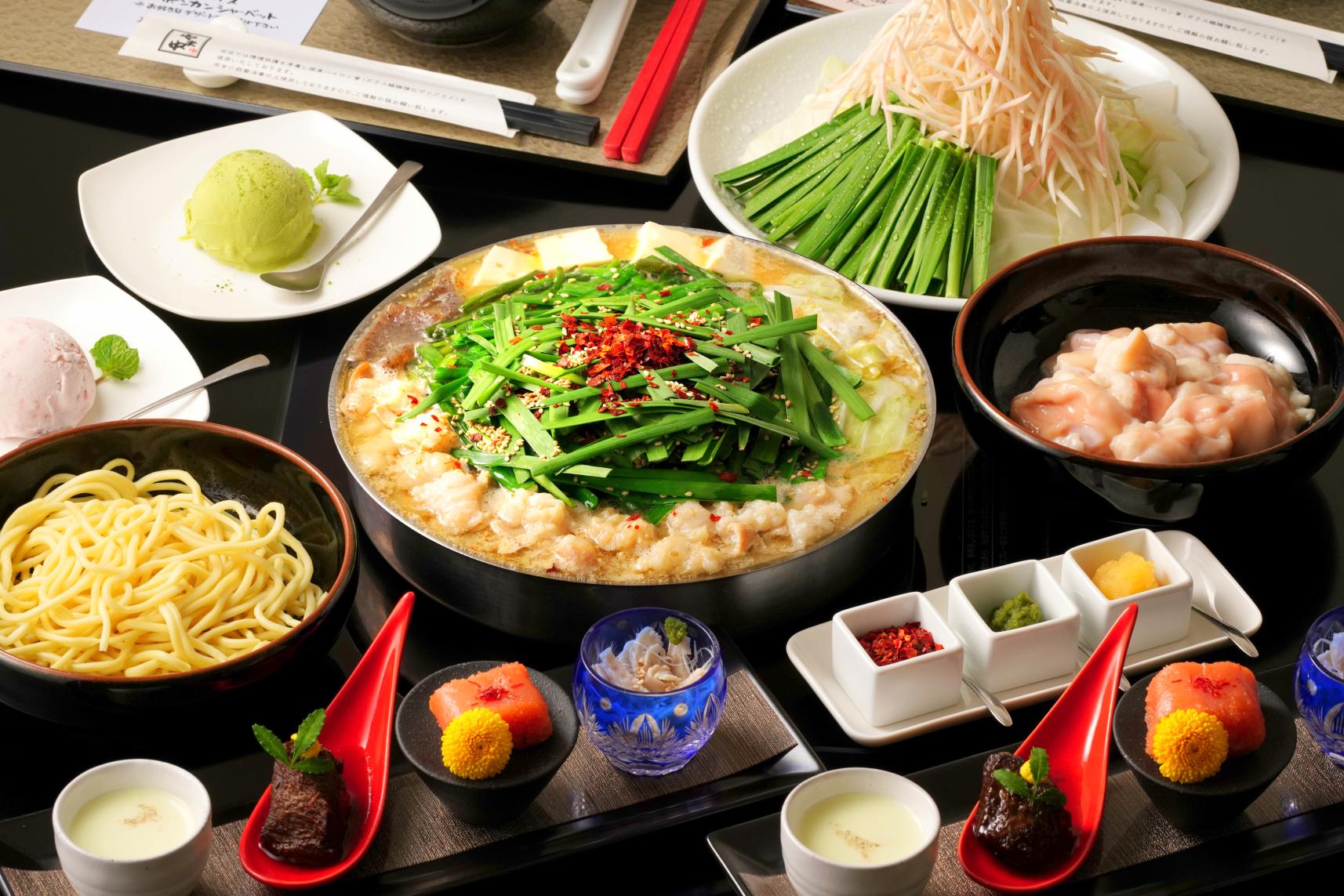 2.博多もつ鍋 やま中 赤坂店【福岡市】-1