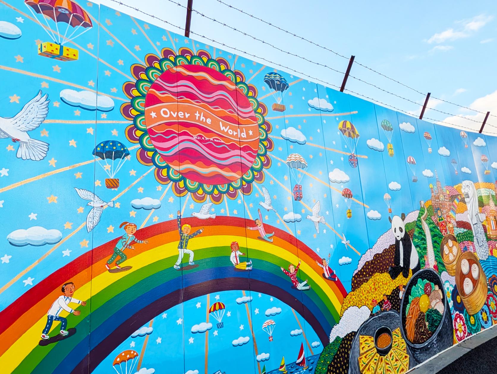 ③巨大な壁画-0