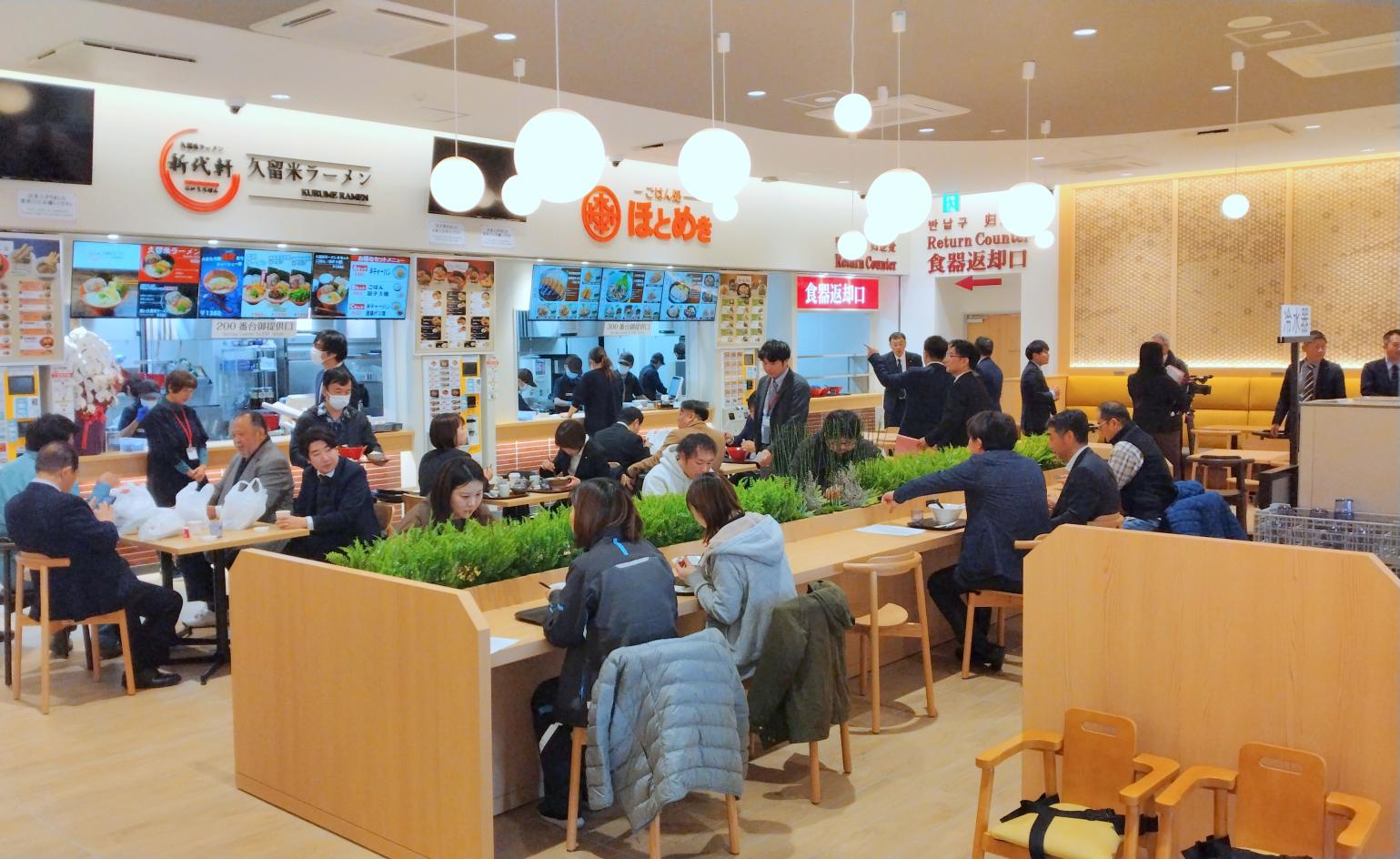 フードコート-1