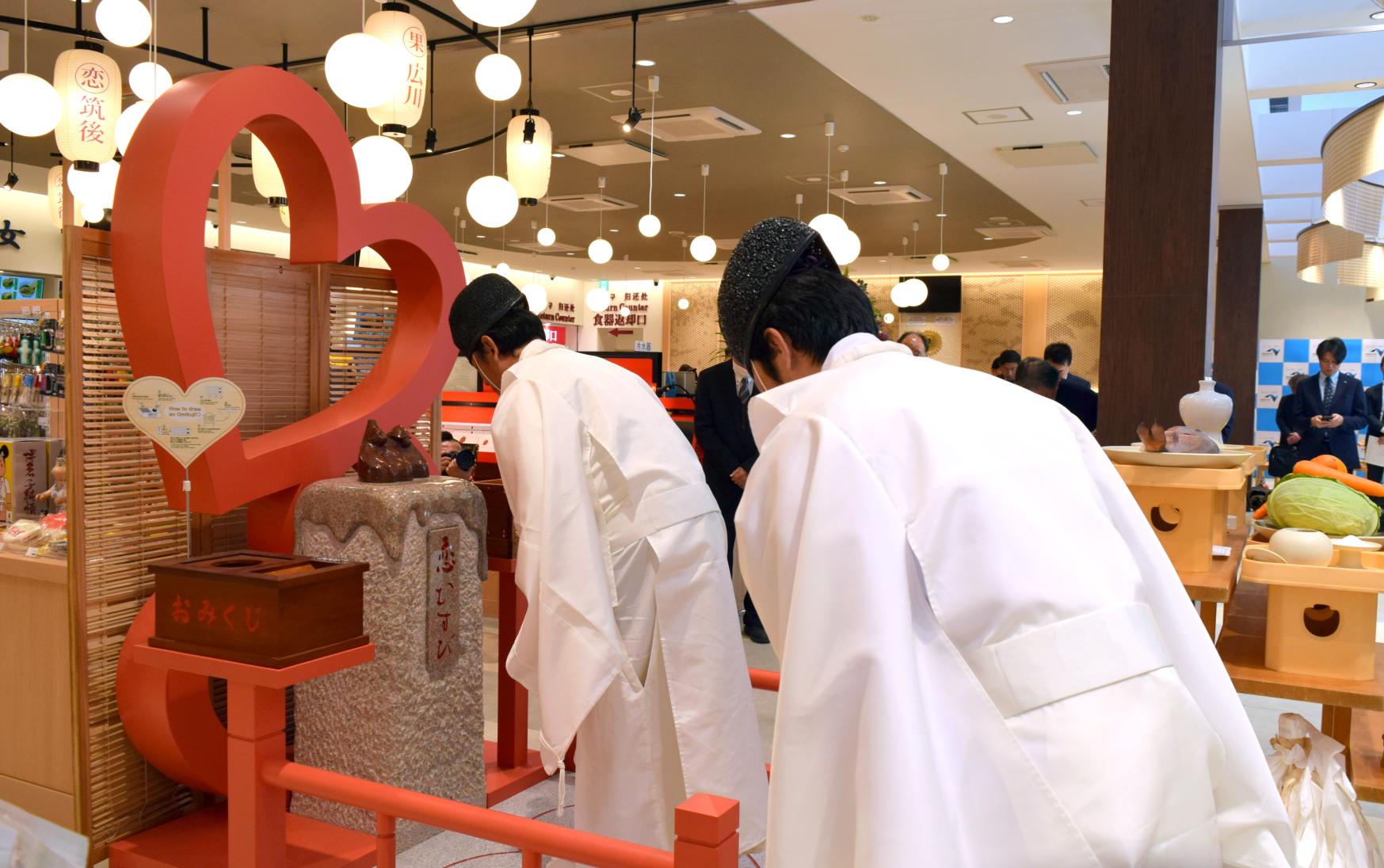 恋愛成就の神様、恋木神社の「夫婦雛」がお目見え-1