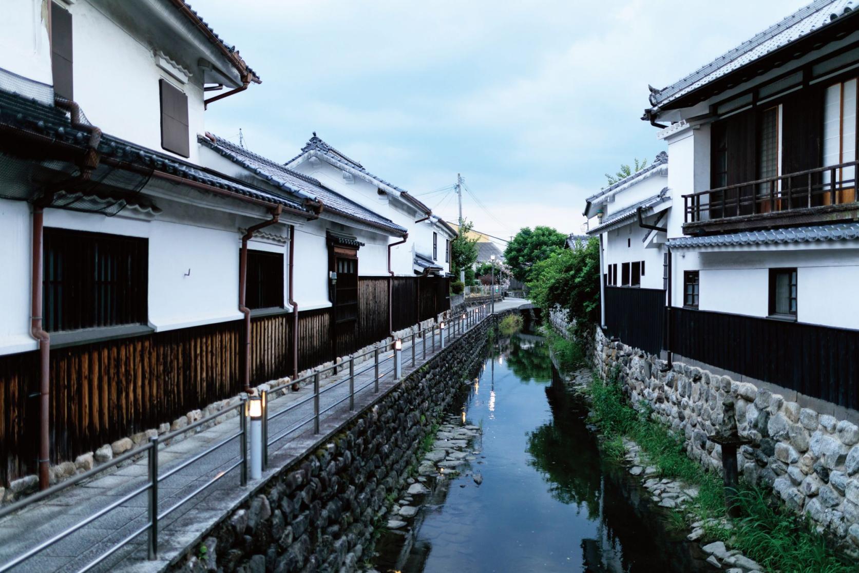 [Must-see spot] White-walled townscape of Yoshii-0