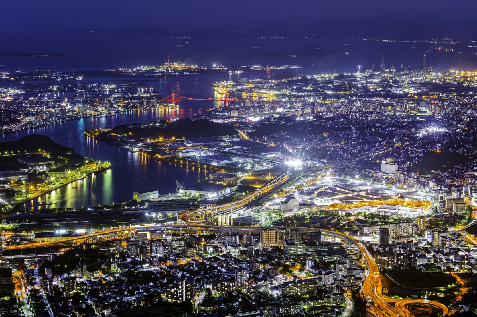 福岡の心もきらめく絶景夜景！「皿倉山」の楽しみ方-1