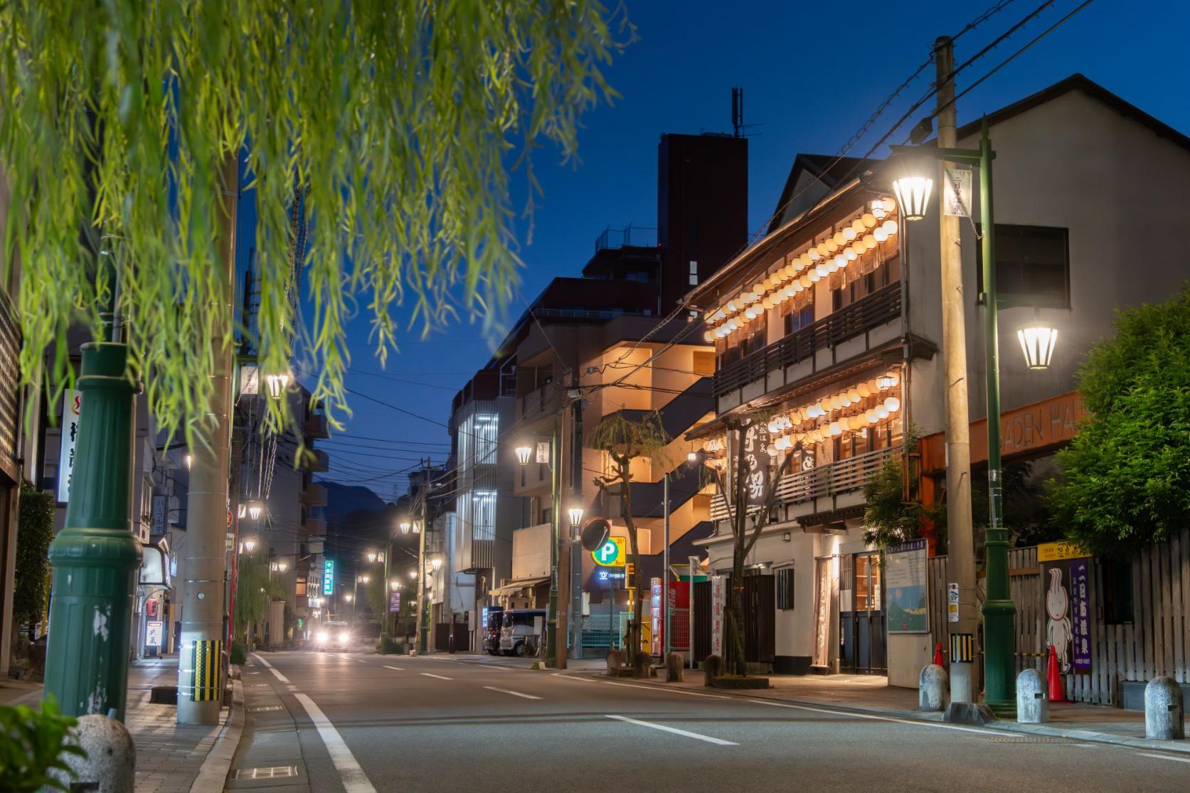Futsukaichi Onsen | Visit Historic Shrines and Discover Local Favorites-1