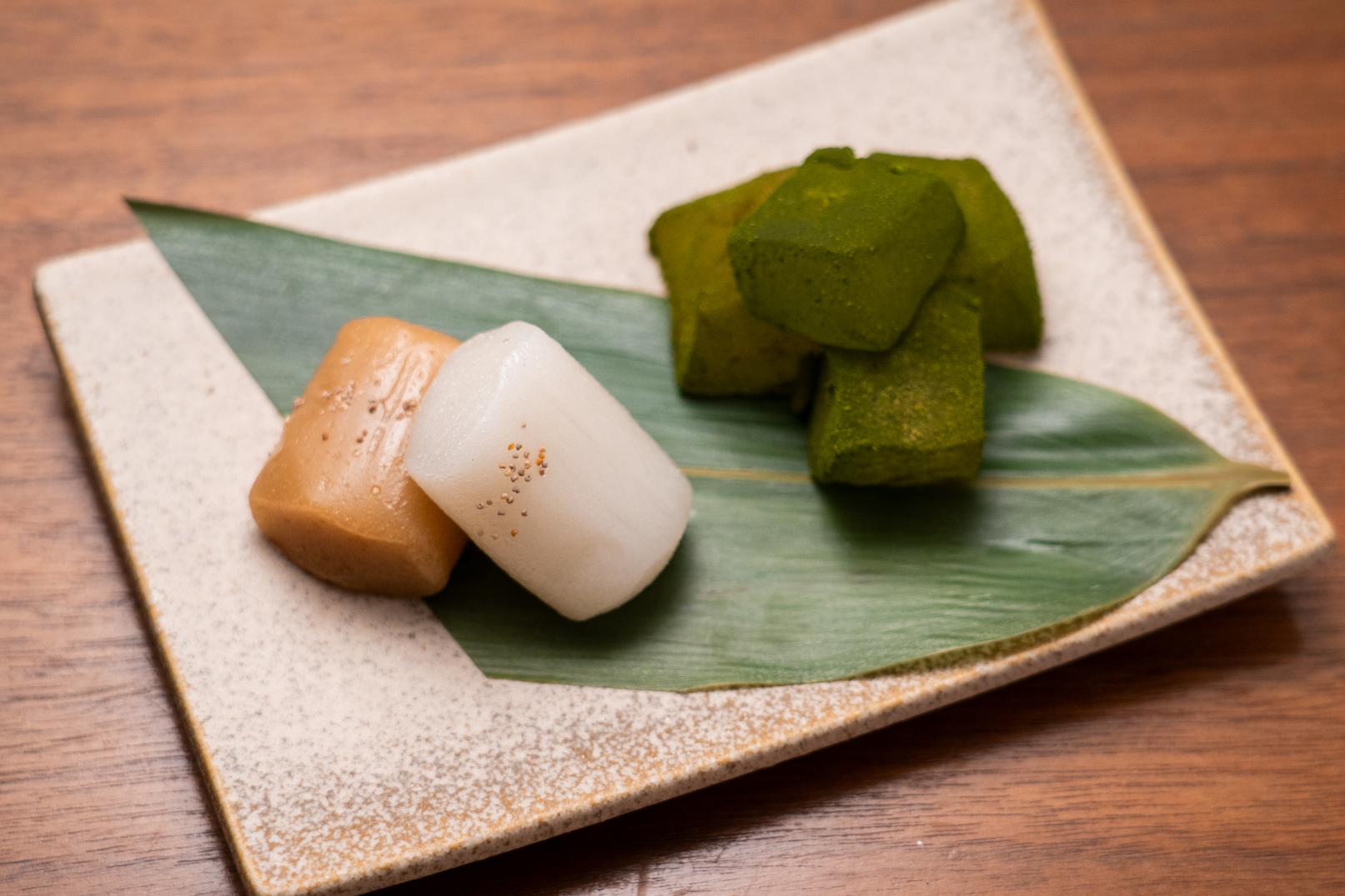 ごぼう餅と抹茶わらび餅-3