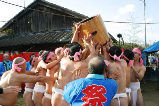 Enza Mochitsuki (Rice Pounding in a Circle)-0