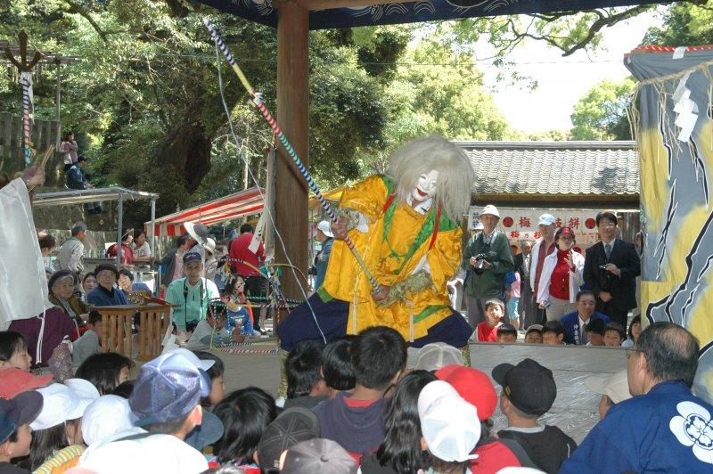 Takasu Kagura (Shinto theatrical dance)-1