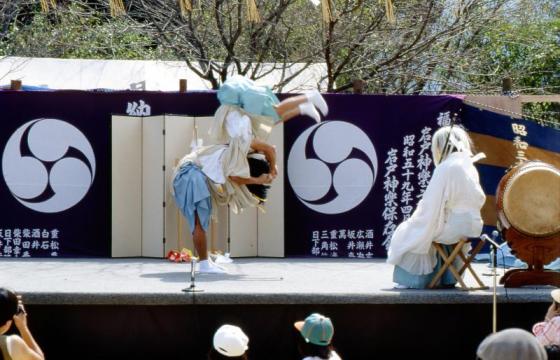 伏見神社の岩戸神楽-2