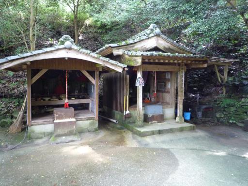 逆瀬谷薬師堂-2