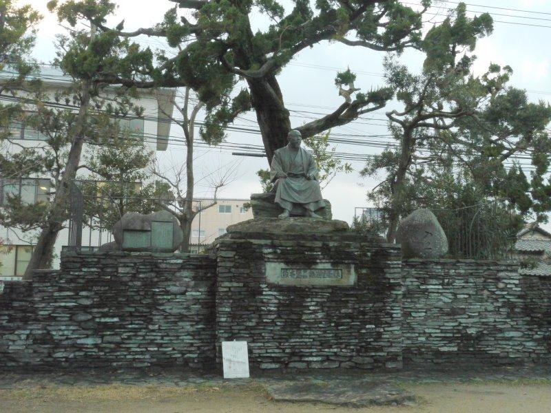 坂本繁二郎銅像（八女公園）-0