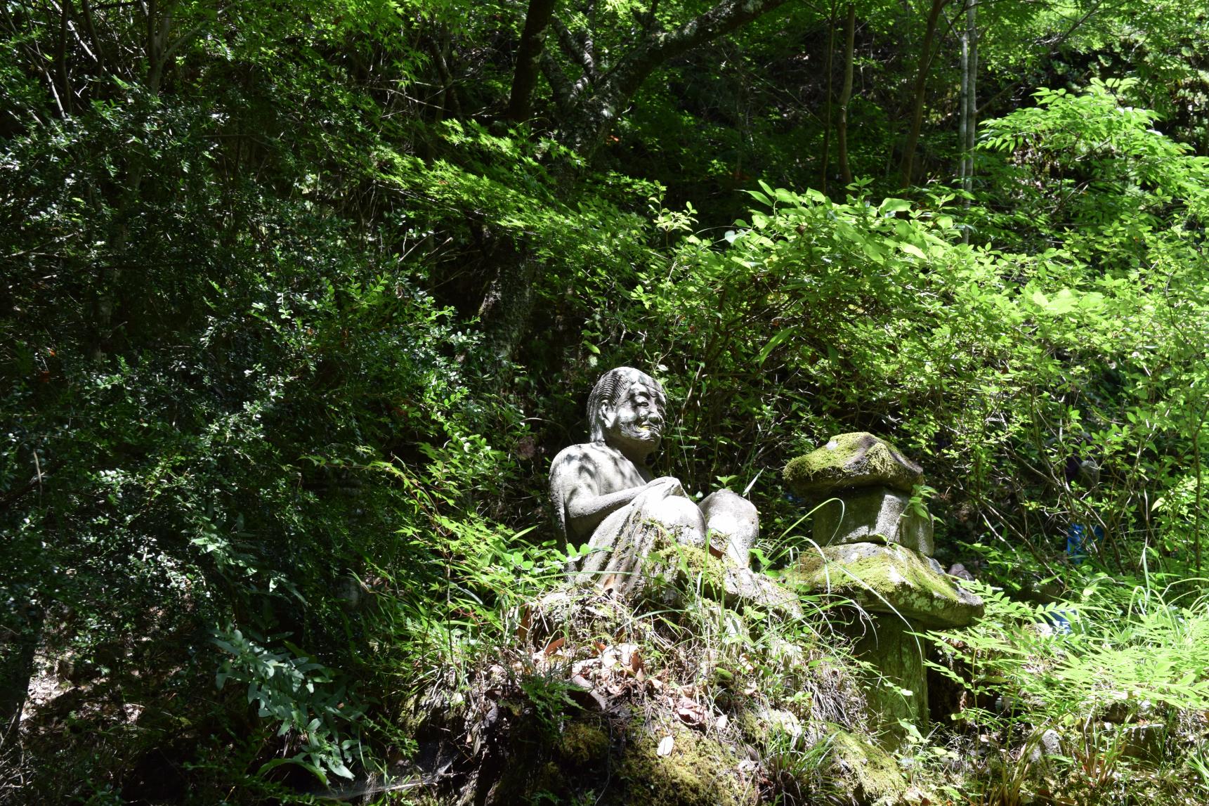 神物是宝珠石 岩屋神社-6