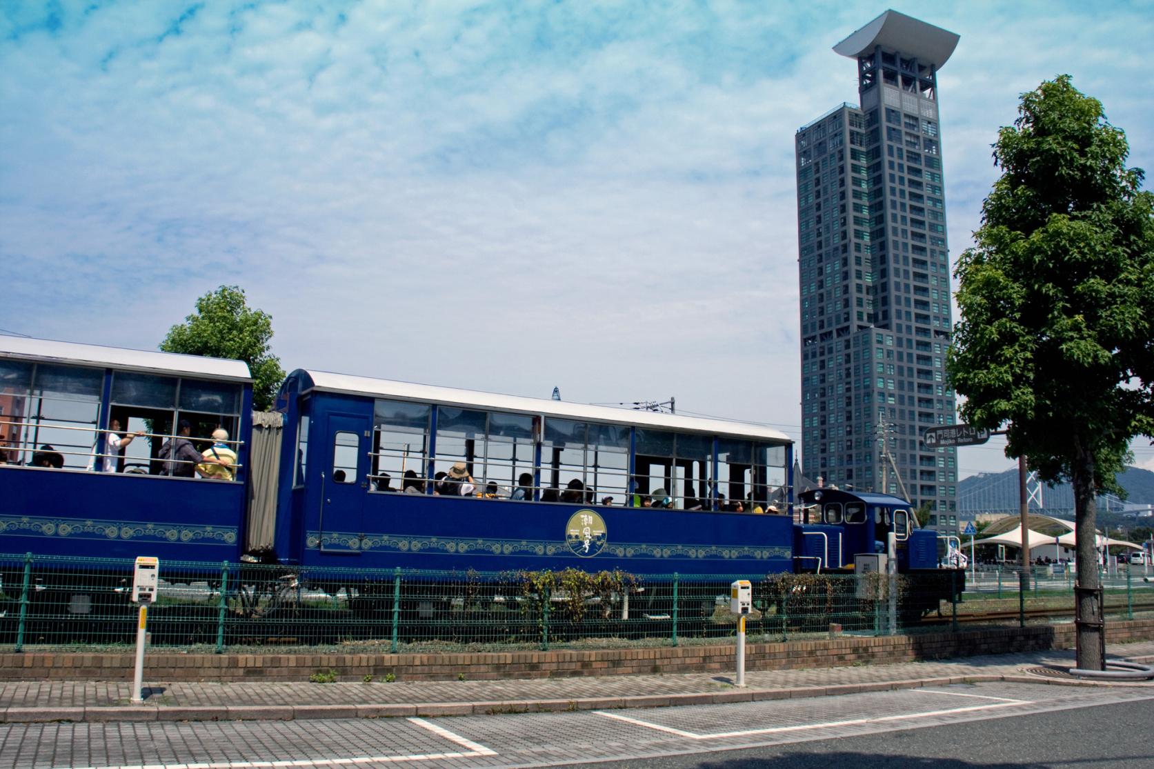 Mojiko Port Retro sightseeing train “Shiokaze-go” - Kitakyushu Bank Retro Line-5