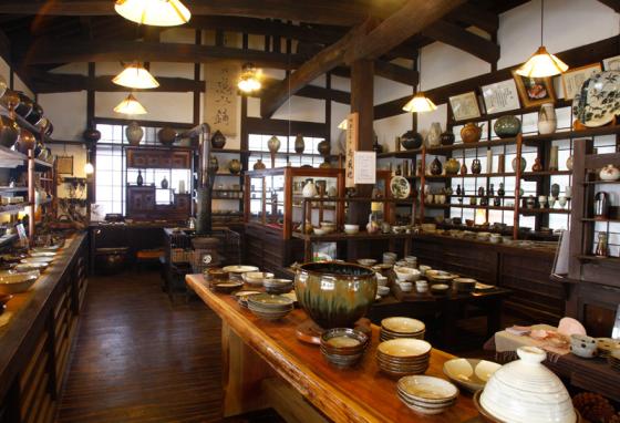 Omeigama (pottery)-1