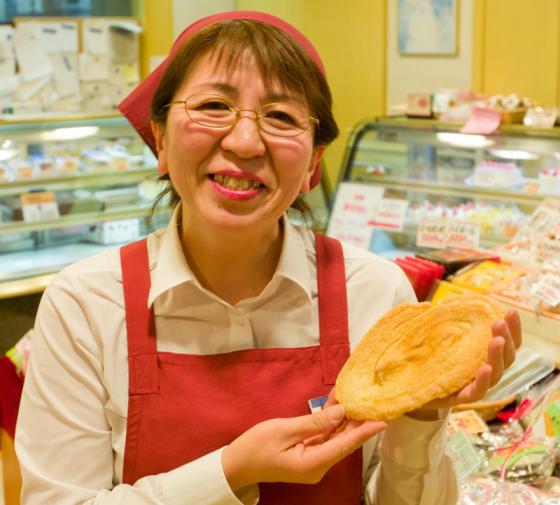 Oak Leaf (the main store of a confectionary store, Daifuku)-3