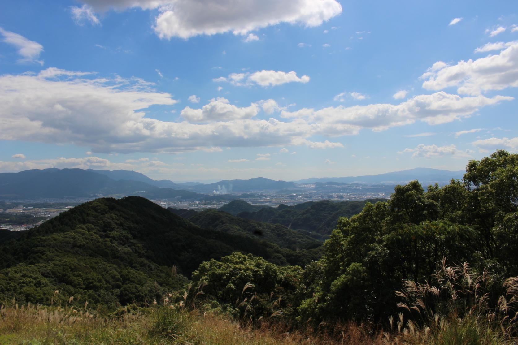 三日月山