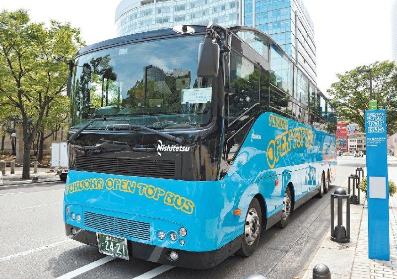福岡オープントップバス-1