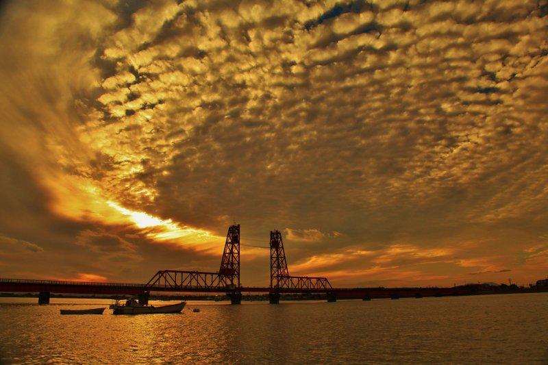 Chikugo river vertical lift bridge-0