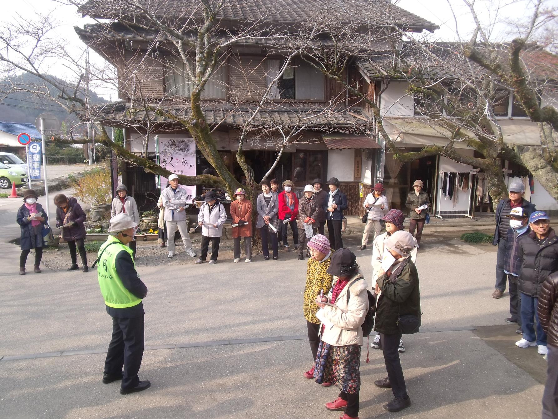 秋月学校ガイドボランティアの会-1