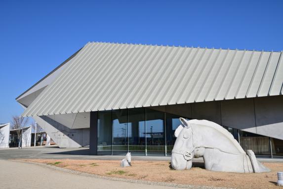 Kyushu Geibunkan (Chikugo Wide-Area Park Art and Culture Exchange Facility)-1