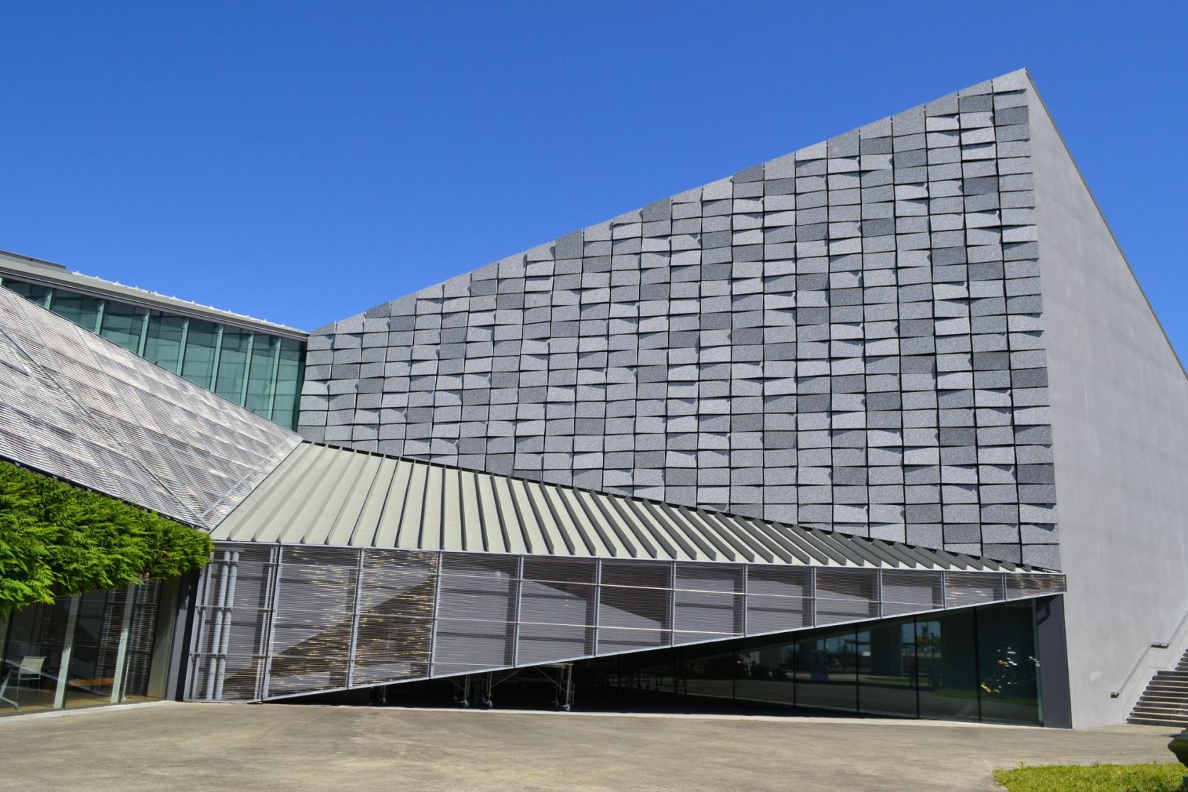 Kyushu Geibunkan (Chikugo Wide-Area Park Art and Culture Exchange Facility)-7