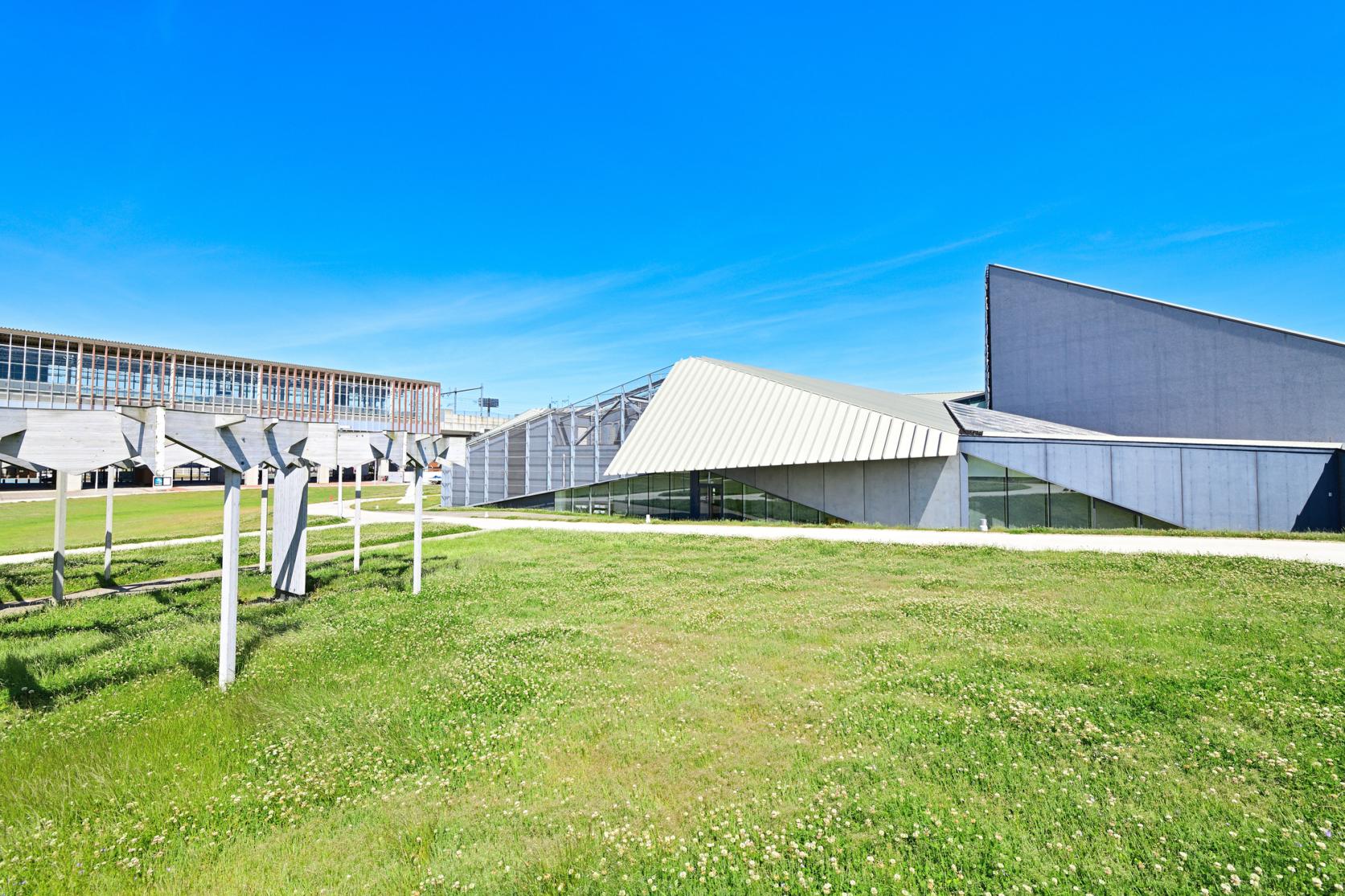 Kyushu Geibunkan (Chikugo Wide-Area Park Art and Culture Exchange Facility)-6