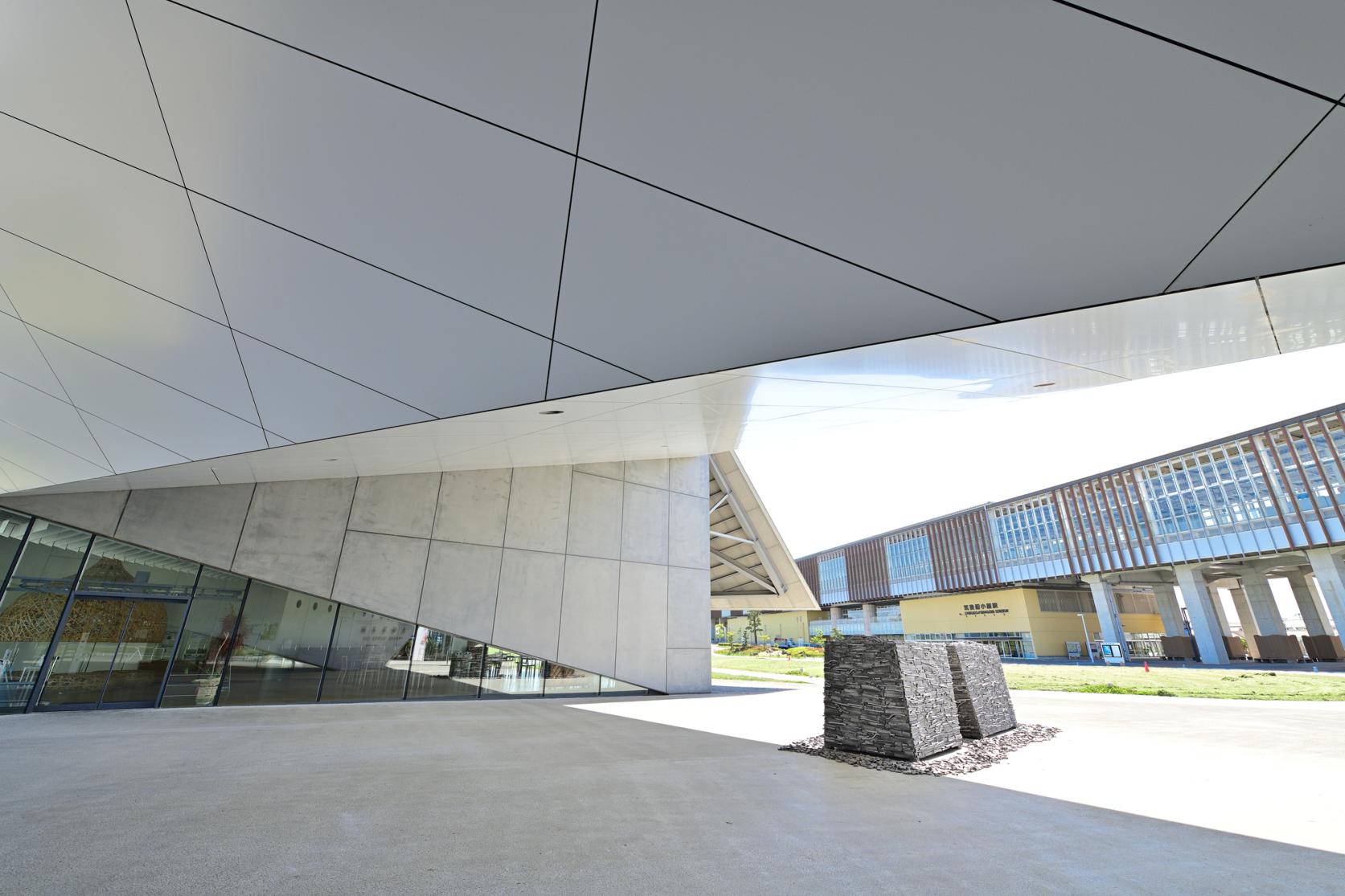 Kyushu Geibunkan (Chikugo Wide-Area Park Art and Culture Exchange Facility)-3