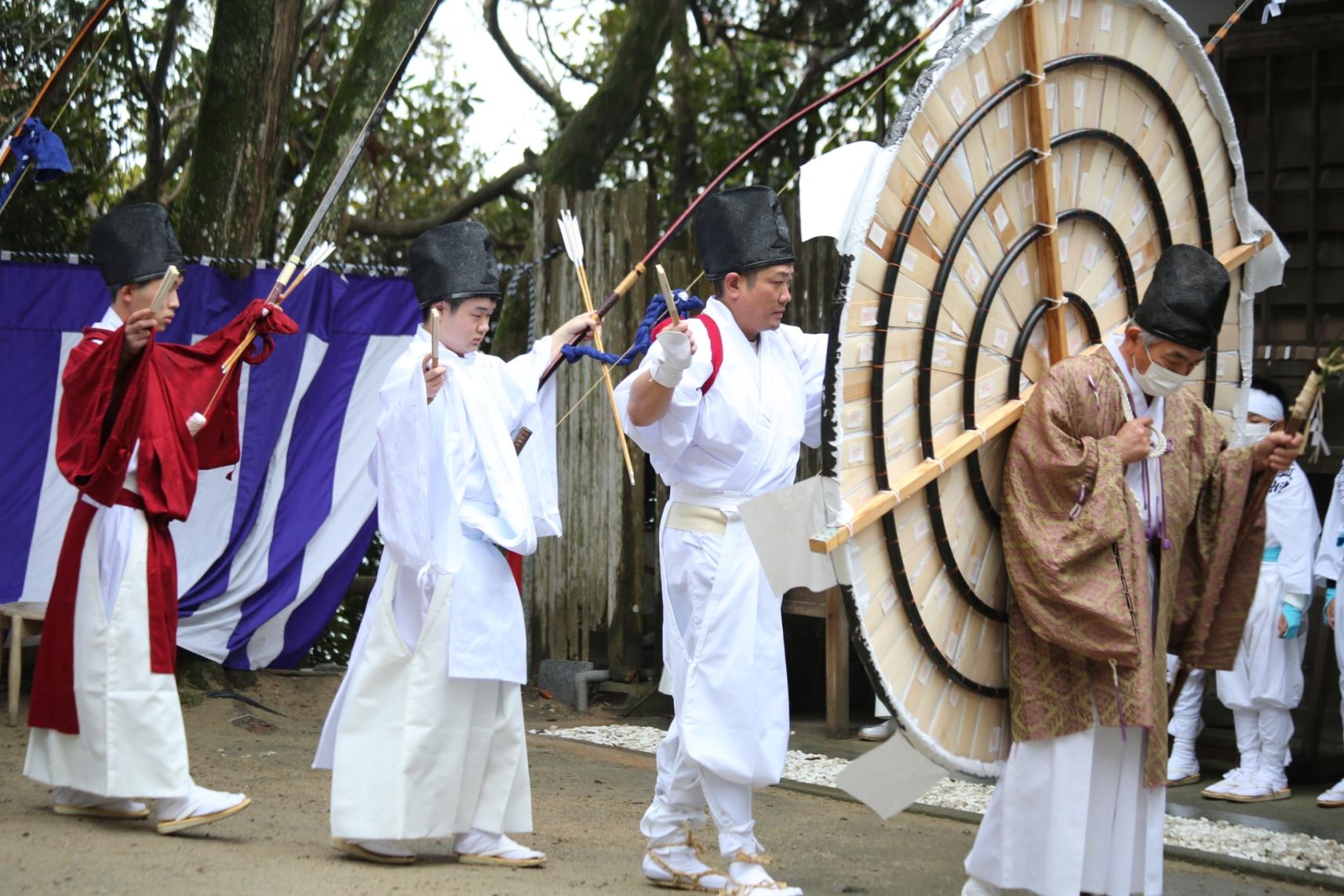 志賀海神社　歩射祭-1