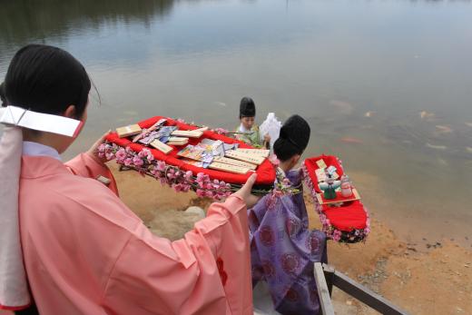 宮地嶽神社　流し雛神事-1