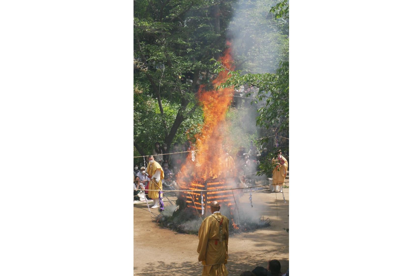 【鎮国寺】火渡り柴灯大護摩供-2