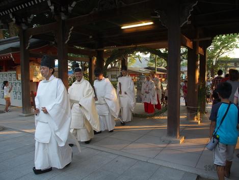 夏越の大祓式　茅の輪潜り神事