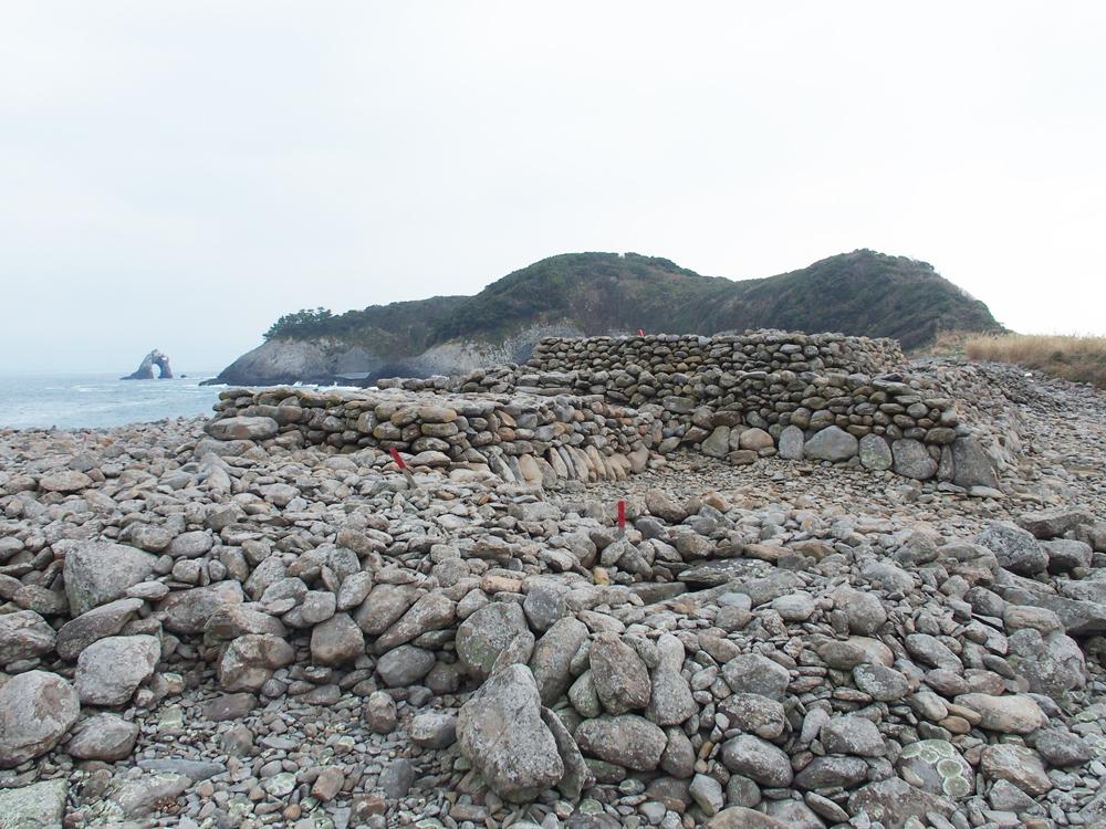 相島積石塚群-1