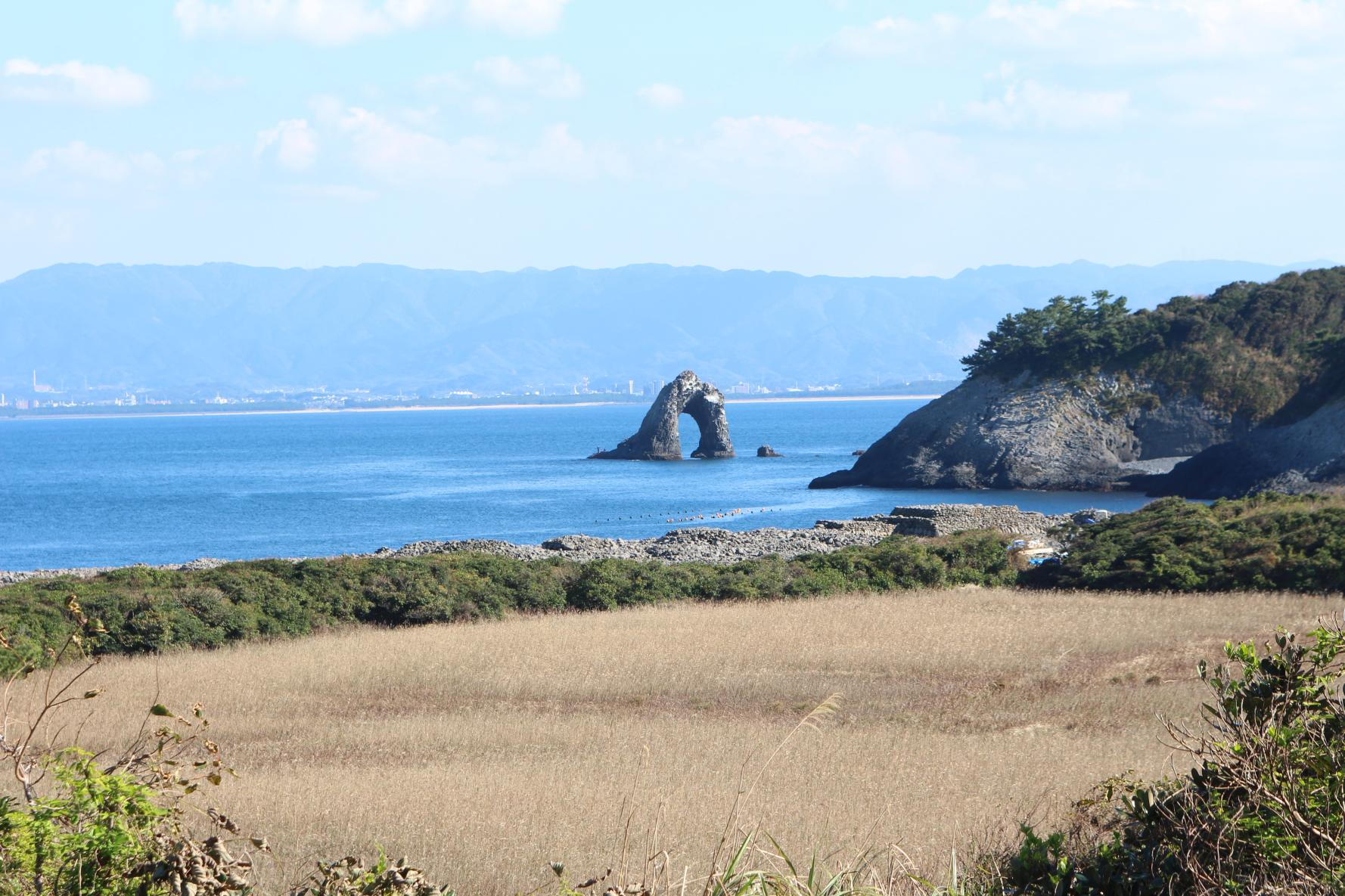 鼻栗瀬（めがね岩）-2