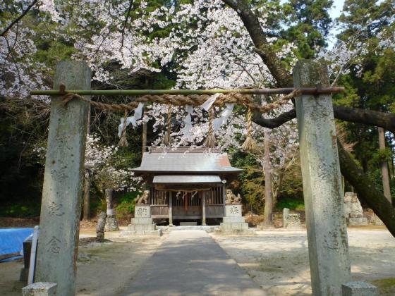 六所神社（糟屋郡新宮町）-0