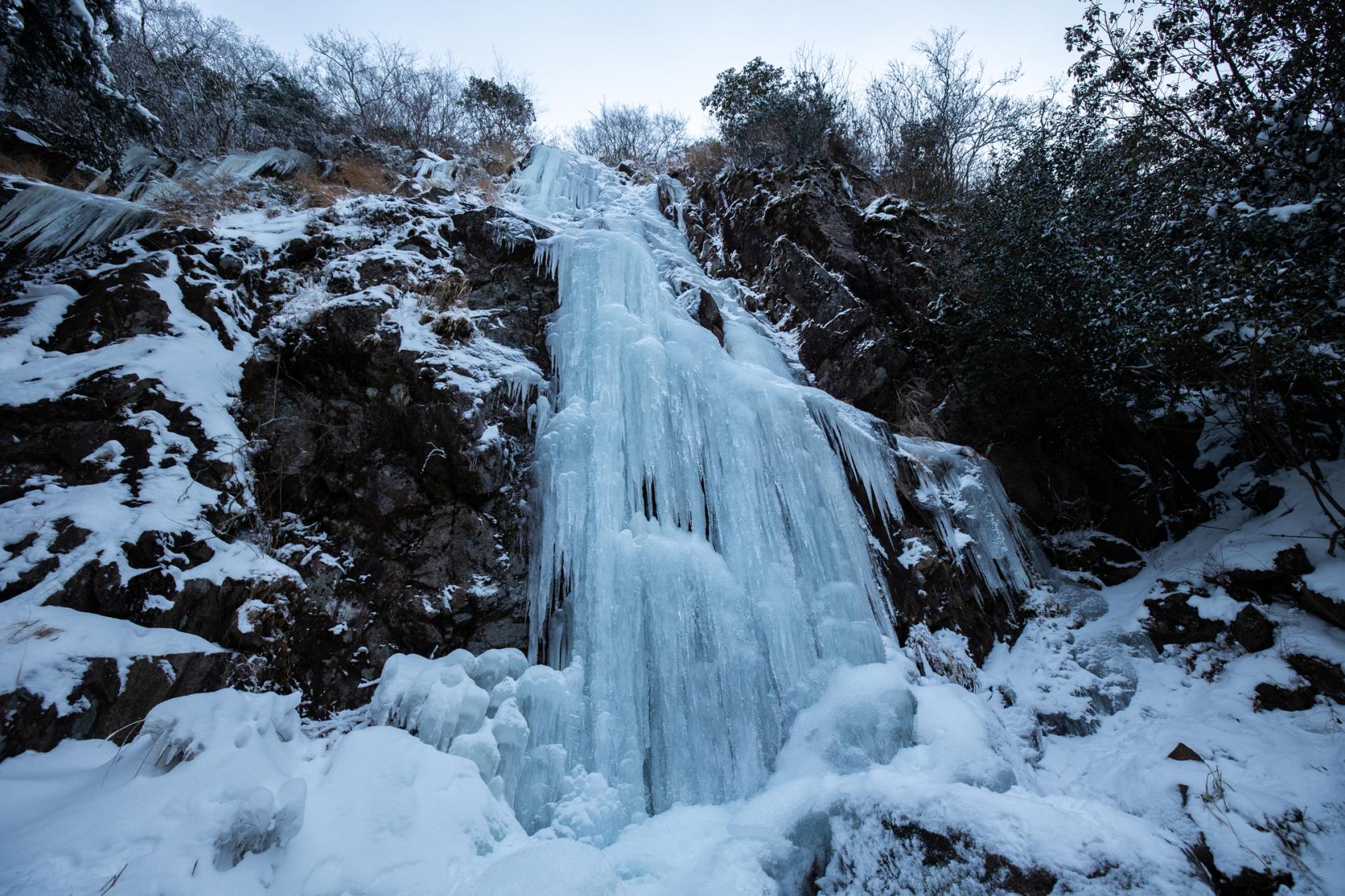 The Great Icicle of Kawaradani (a.k.a. Nanshogataki Waterfall)-1