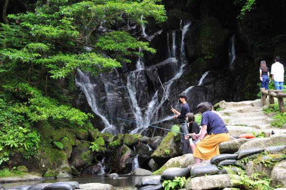 【白糸の滝ふれあいの里】 ヤマメ釣りまつり-0