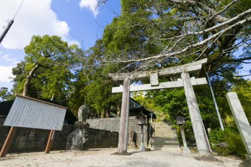 Sake Shrine, with benefits for marriage-1