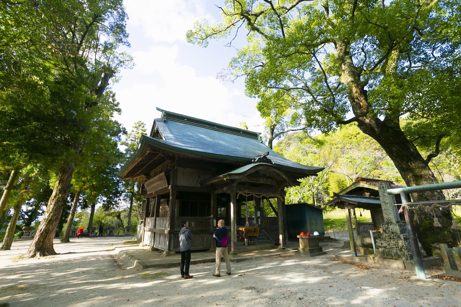 Sake Shrine, with benefits for marriage-2