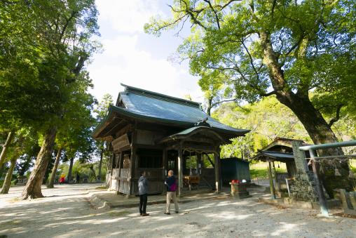 Sake Shrine, with benefits for marriage-2
