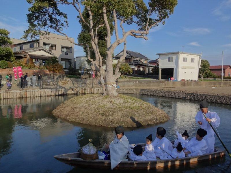 八丁島の御供納