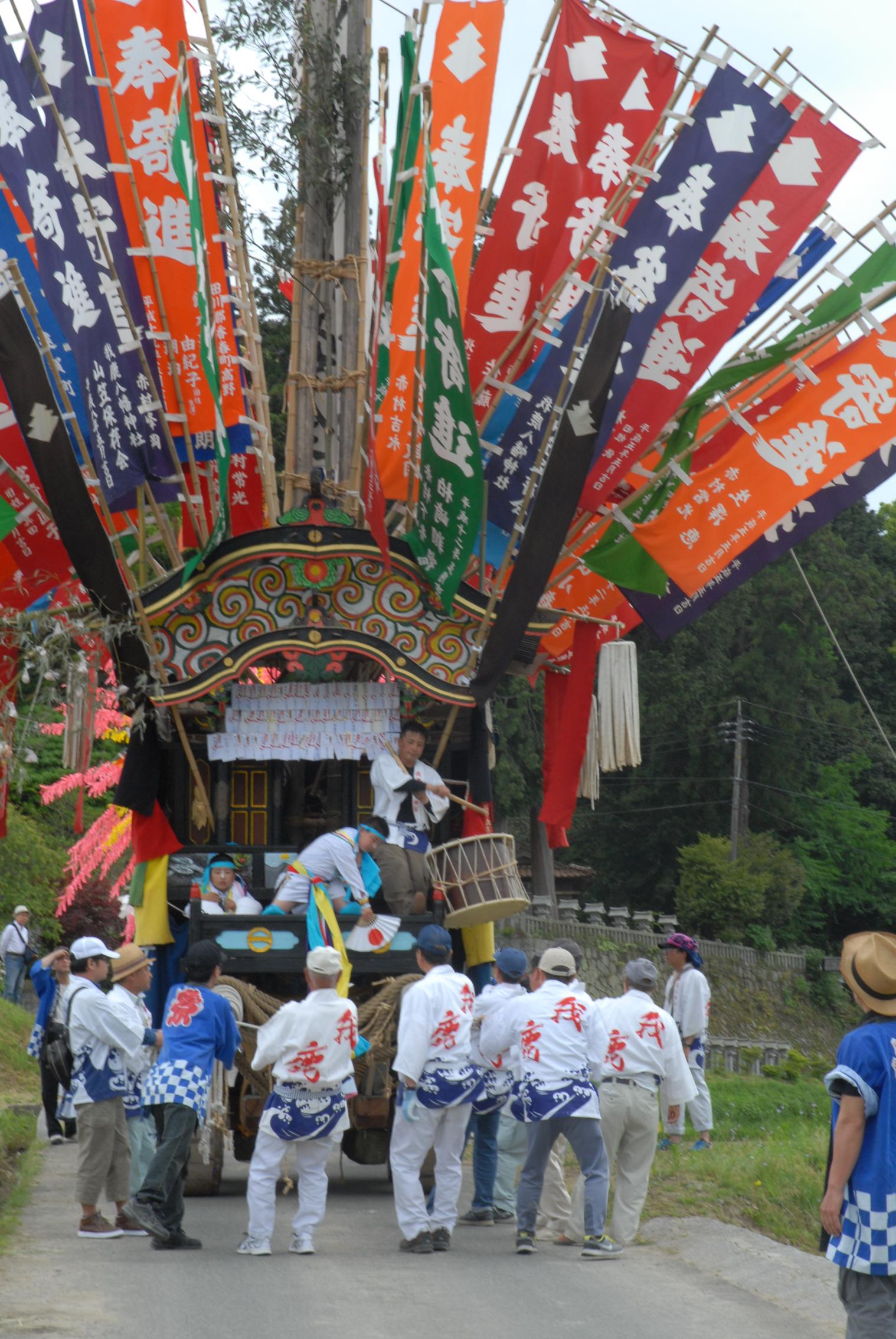 赤村「光明八幡神社と我鹿八幡神社」の神幸祭-1